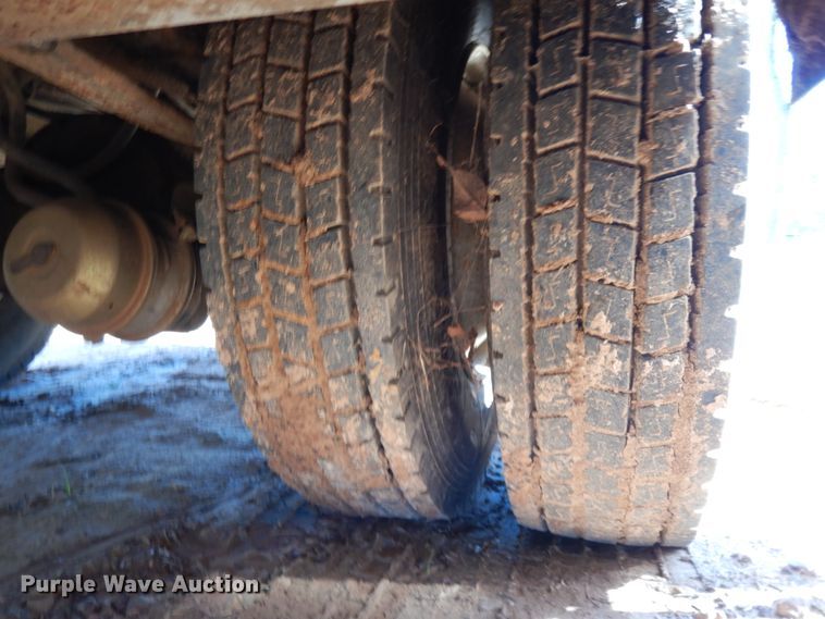 image for item DM2877 1991 International 7100  utility / service truck