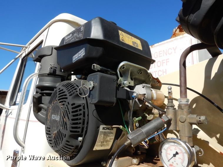 image for item DM2877 1991 International 7100  utility / service truck