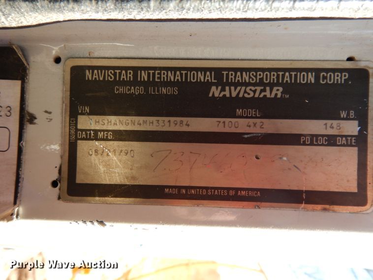 image for item DM2877 1991 International 7100  utility / service truck