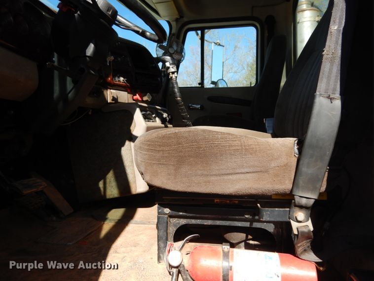 image for item DM2878 2001 Mack CH613  semi truck