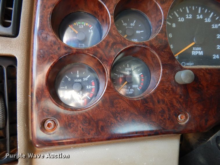 image for item DM2878 2001 Mack CH613  semi truck