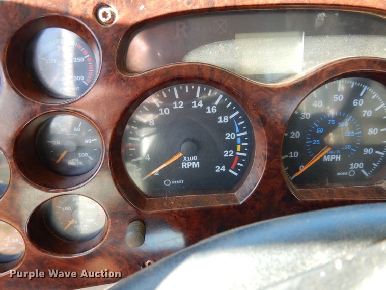 image for item DM2878 2001 Mack CH613  semi truck