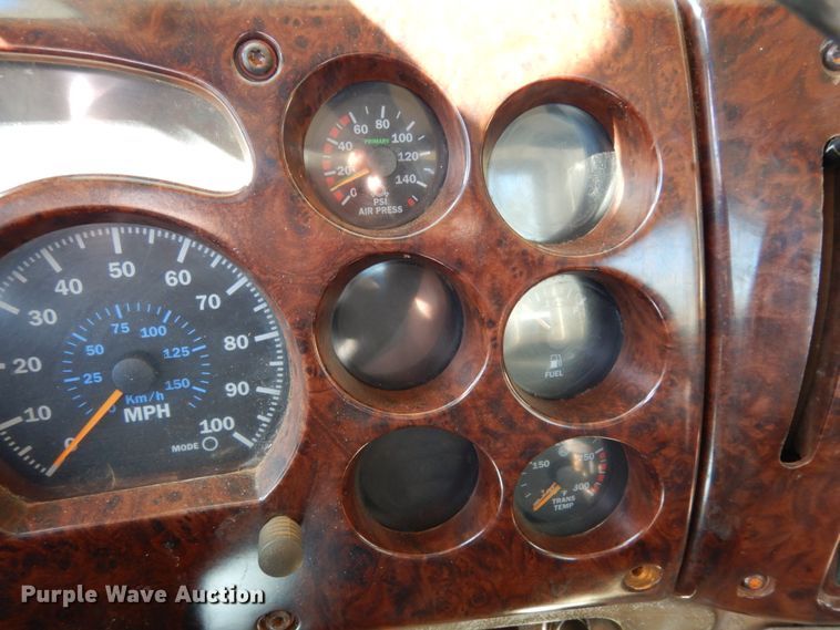 image for item DM2878 2001 Mack CH613  semi truck