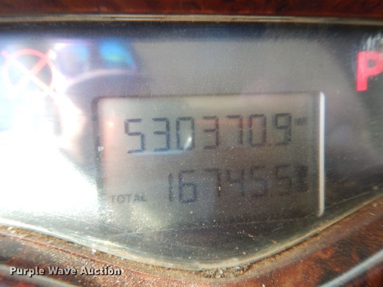 image for item DM2878 2001 Mack CH613  semi truck