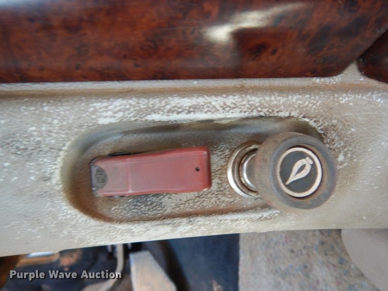 image for item DM2878 2001 Mack CH613  semi truck