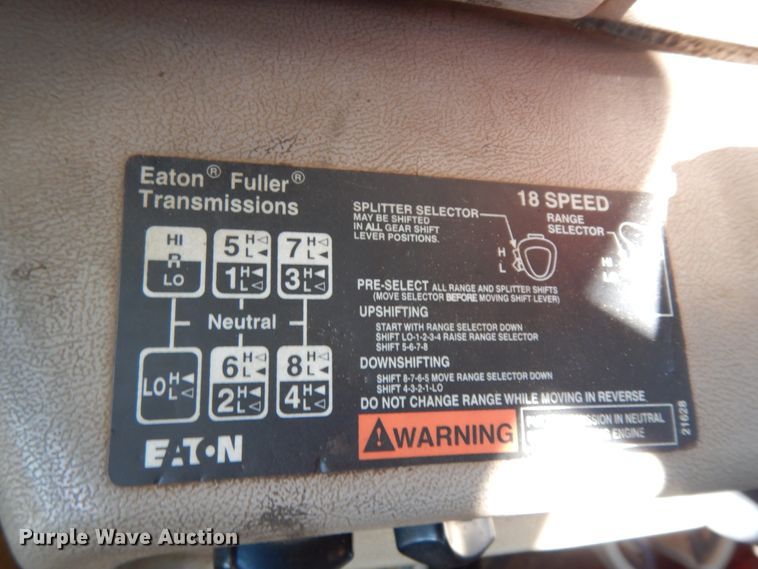 image for item DM2878 2001 Mack CH613  semi truck