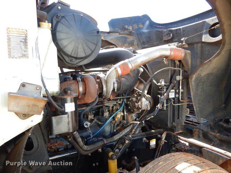 image for item DM2878 2001 Mack CH613  semi truck