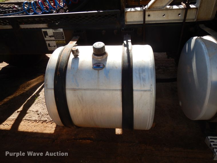 image for item DM2878 2001 Mack CH613  semi truck