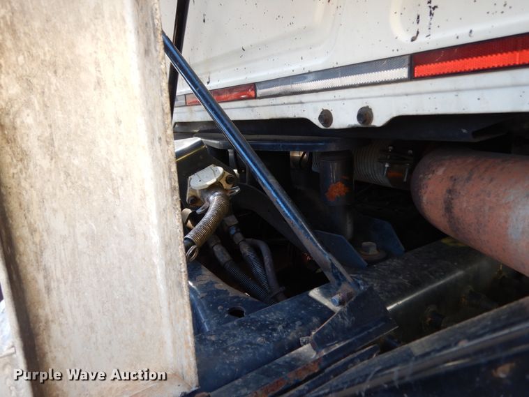 image for item DM2878 2001 Mack CH613  semi truck