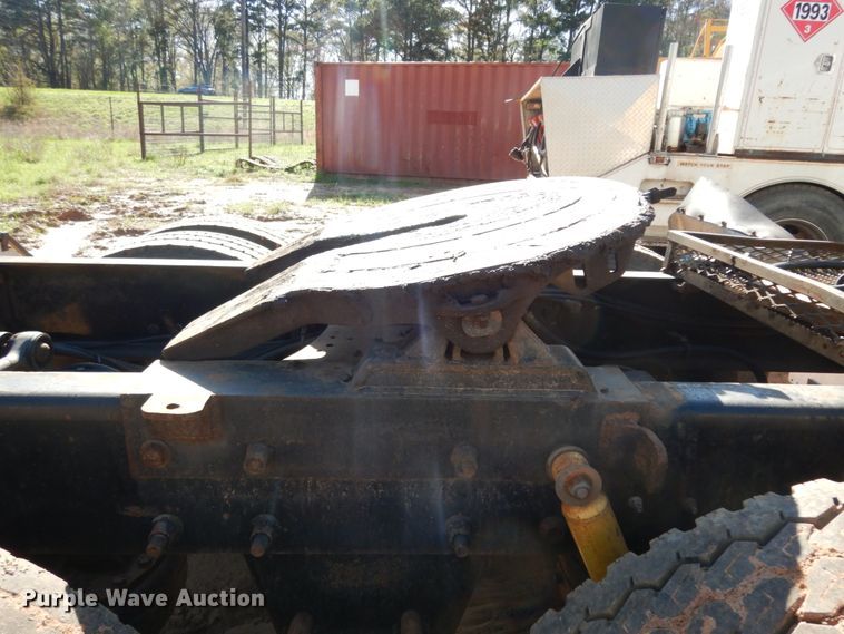 image for item DM2878 2001 Mack CH613  semi truck