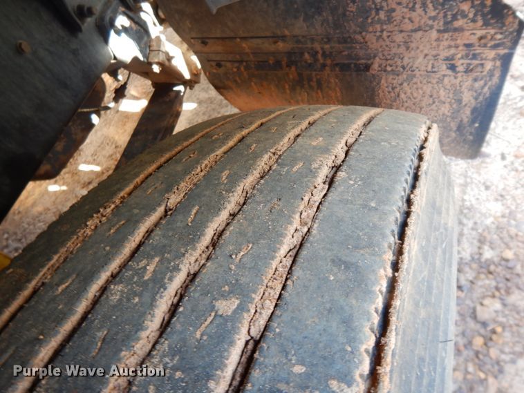 image for item DM2878 2001 Mack CH613  semi truck