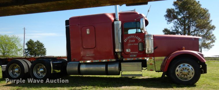 image for item DM2907 2006 Freightliner FLD 132XL Classic  semi truck