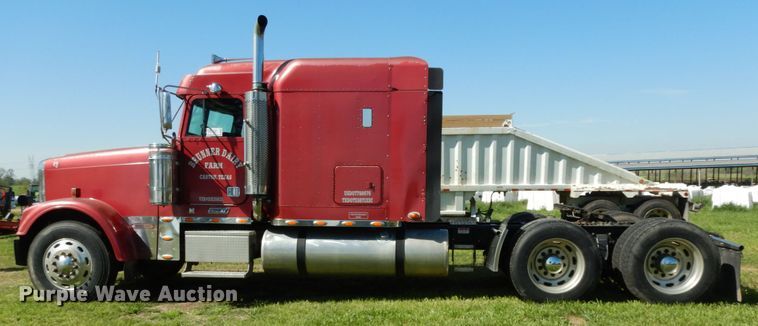 image for item DM2907 2006 Freightliner FLD 132XL Classic  semi truck