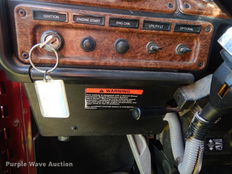 image for item DM2907 2006 Freightliner FLD 132XL Classic  semi truck