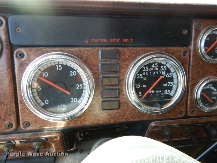 image for item DM2907 2006 Freightliner FLD 132XL Classic  semi truck