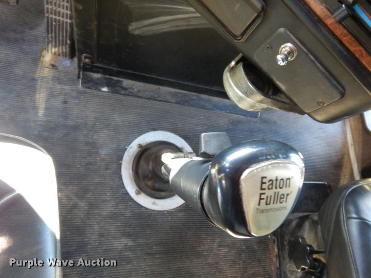 image for item DM2907 2006 Freightliner FLD 132XL Classic  semi truck