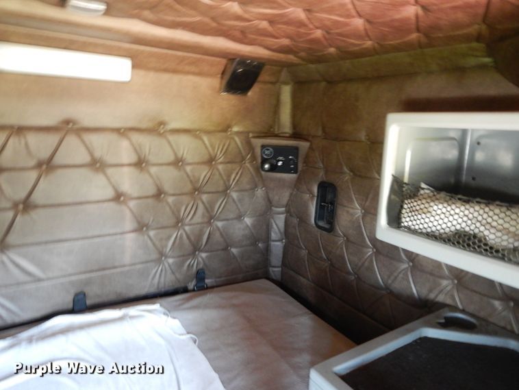 image for item DM2907 2006 Freightliner FLD 132XL Classic  semi truck