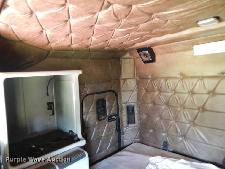 image for item DM2907 2006 Freightliner FLD 132XL Classic  semi truck