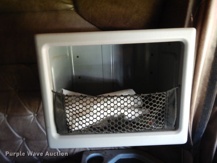 image for item DM2907 2006 Freightliner FLD 132XL Classic  semi truck