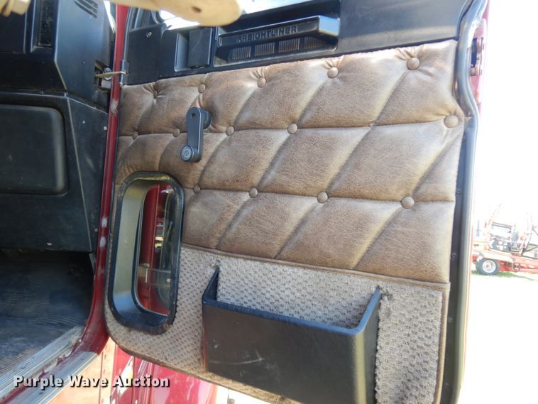 image for item DM2907 2006 Freightliner FLD 132XL Classic  semi truck