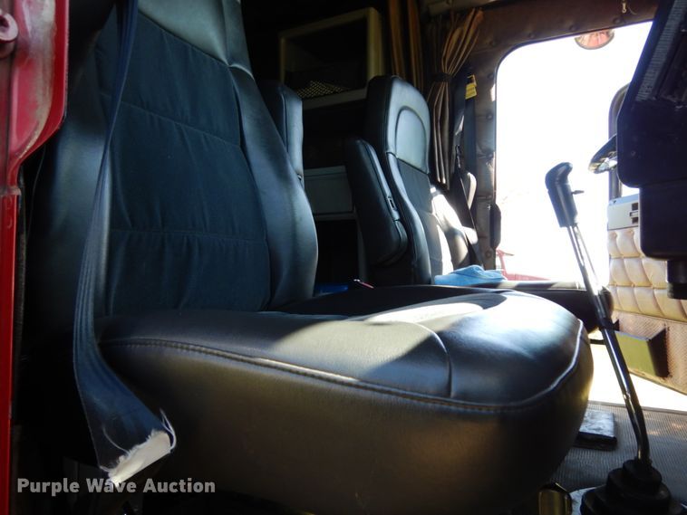 image for item DM2907 2006 Freightliner FLD 132XL Classic  semi truck