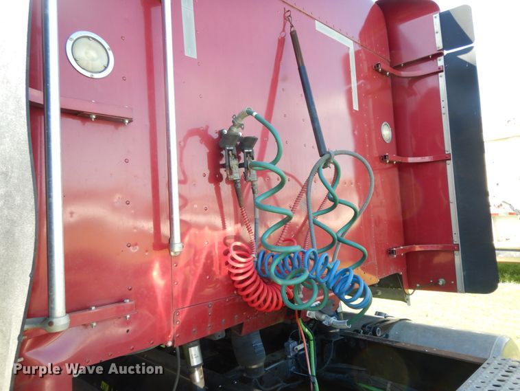 image for item DM2907 2006 Freightliner FLD 132XL Classic  semi truck