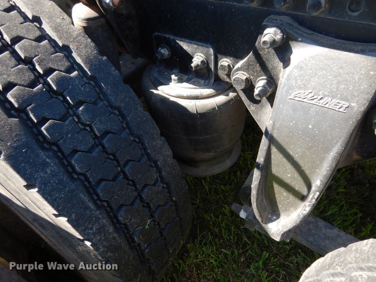 image for item DM2907 2006 Freightliner FLD 132XL Classic  semi truck