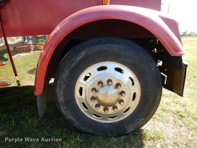 image for item DM2907 2006 Freightliner FLD 132XL Classic  semi truck