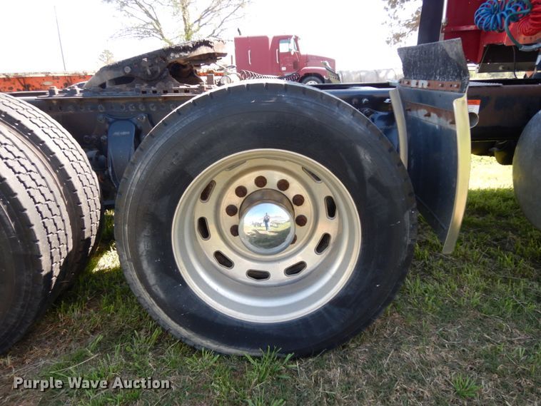 image for item DM2907 2006 Freightliner FLD 132XL Classic  semi truck