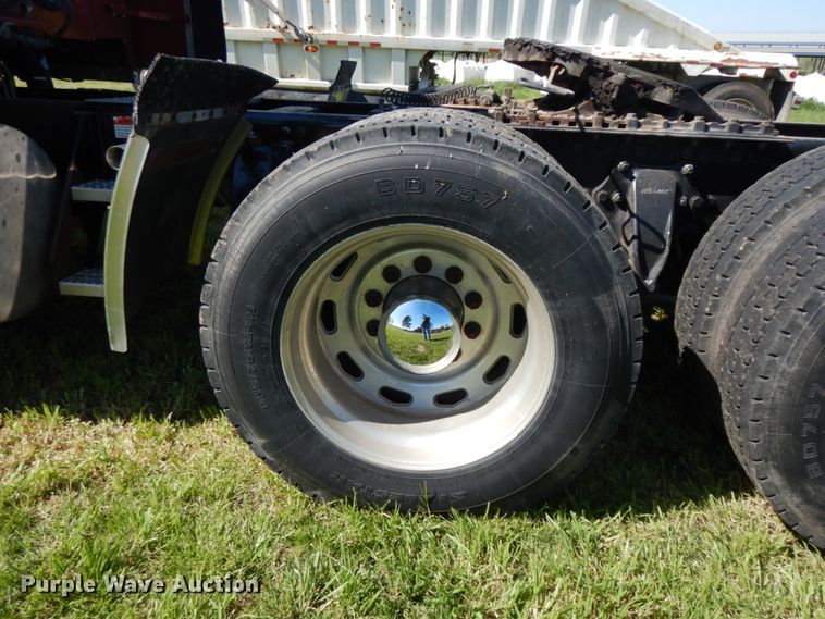 image for item DM2907 2006 Freightliner FLD 132XL Classic  semi truck