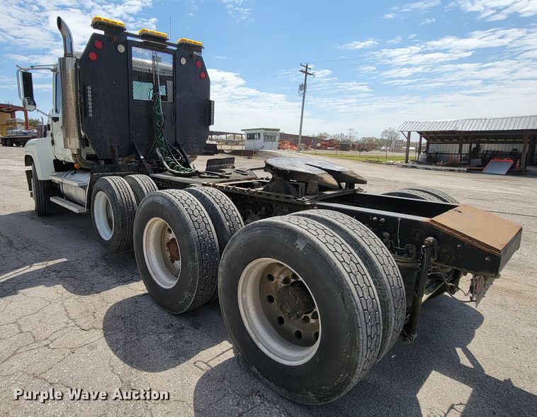 image for item FL9205 2005 Mack CHN  semi truck
