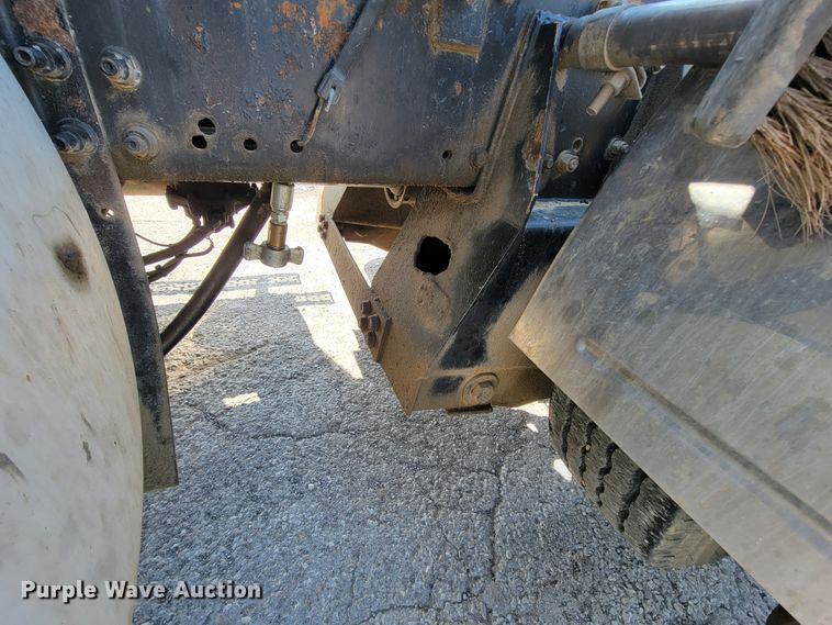 image for item FL9205 2005 Mack CHN  semi truck