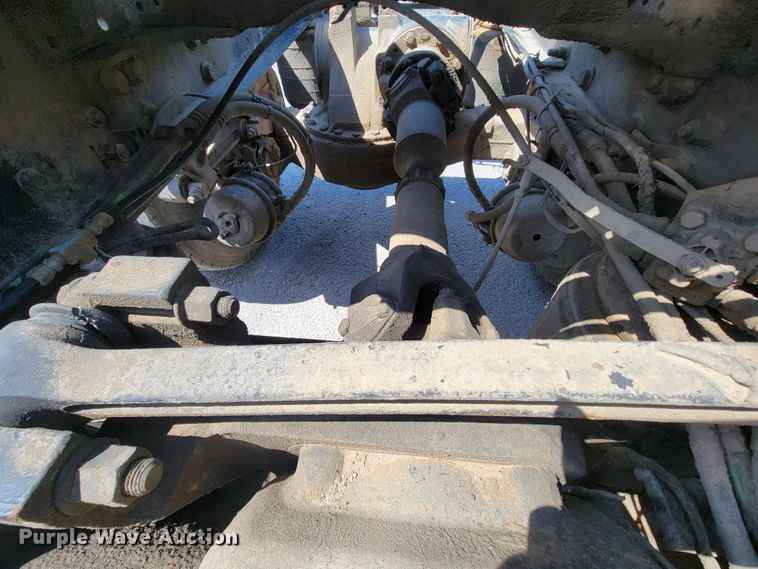 image for item FL9205 2005 Mack CHN  semi truck