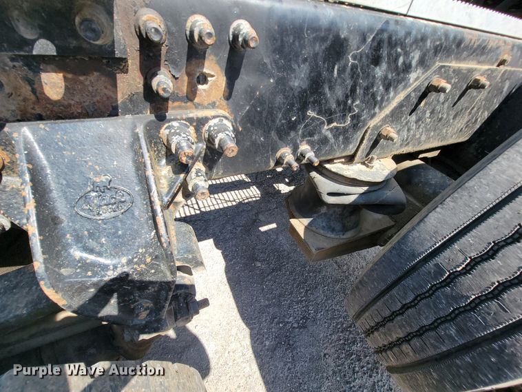 image for item FL9205 2005 Mack CHN  semi truck