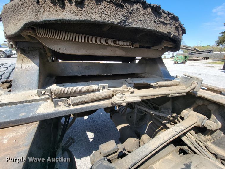 image for item FL9205 2005 Mack CHN  semi truck