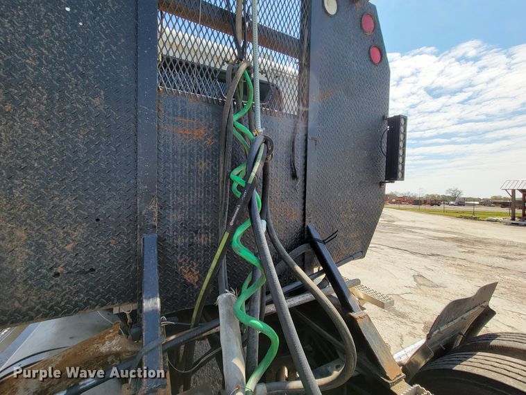 image for item FL9205 2005 Mack CHN  semi truck