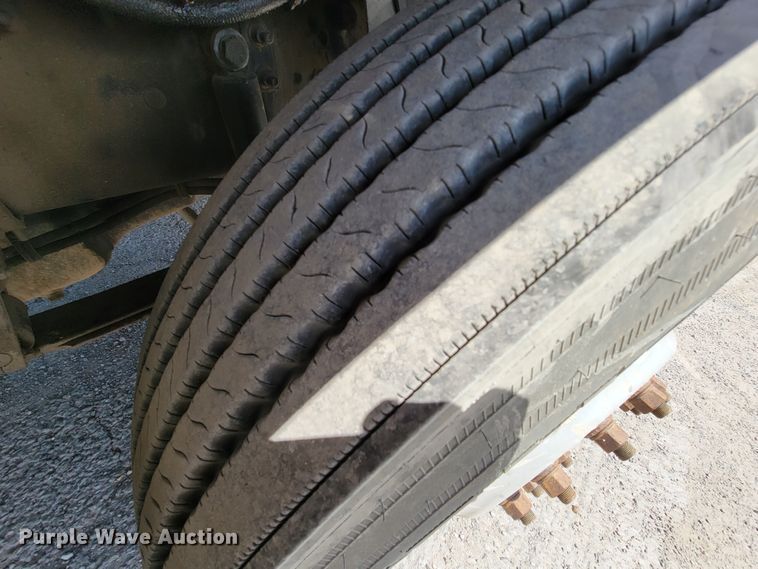 image for item FL9205 2005 Mack CHN  semi truck