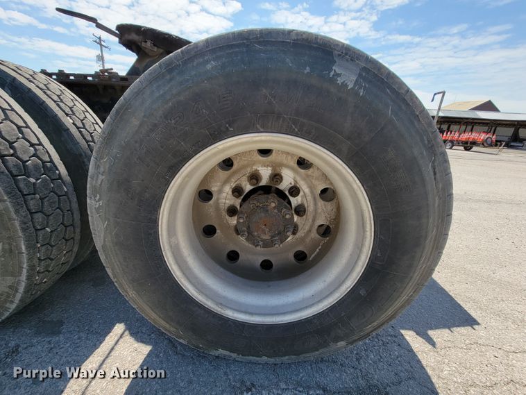 image for item FL9205 2005 Mack CHN  semi truck