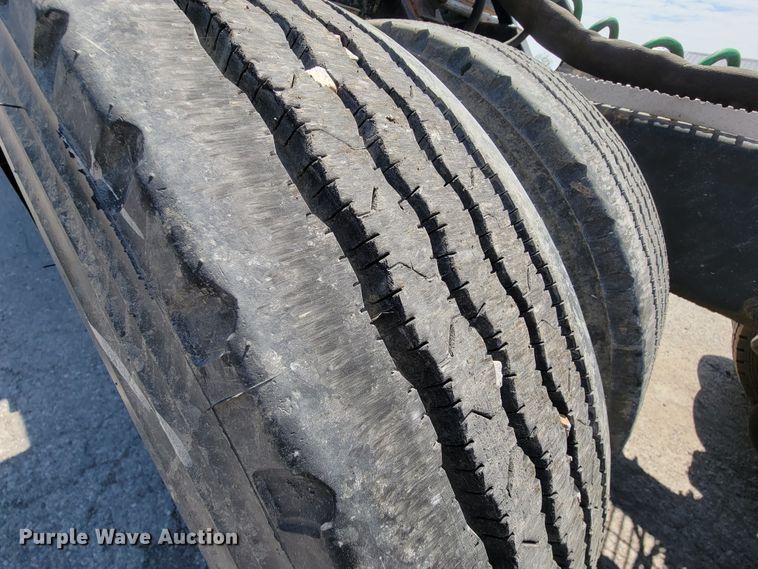 image for item FL9205 2005 Mack CHN  semi truck