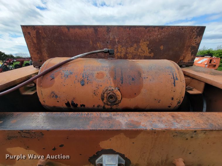 image for item FL9217 1986 Witco Challenger RG-40  lowboy equipment trailer