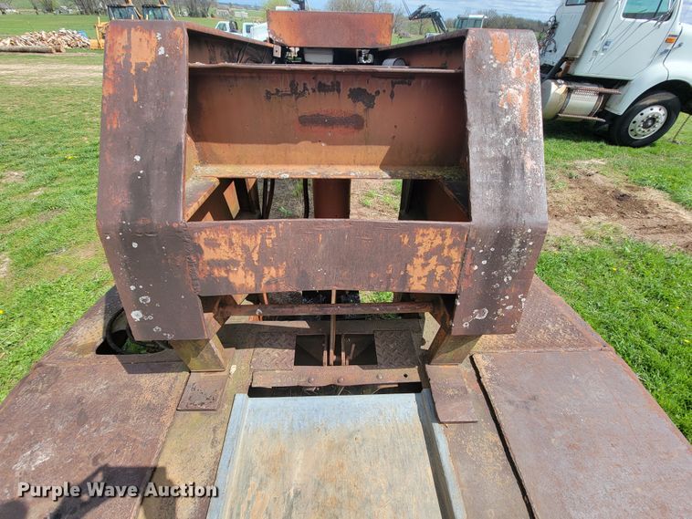 image for item FL9217 1986 Witco Challenger RG-40  lowboy equipment trailer