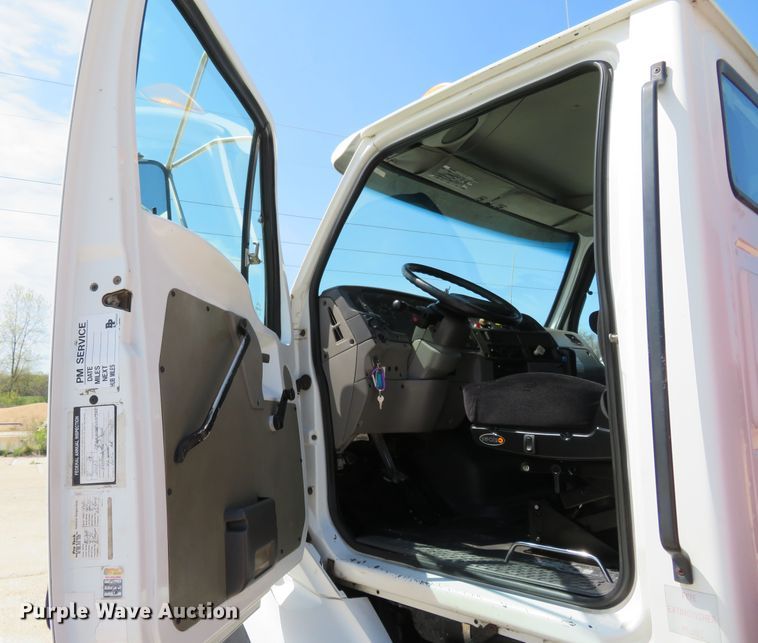 image for item FP9254 2000 Sterling L-Line  crane truck