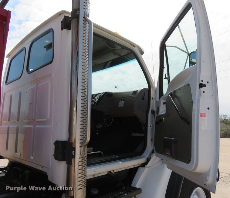 image for item FP9254 2000 Sterling L-Line  crane truck