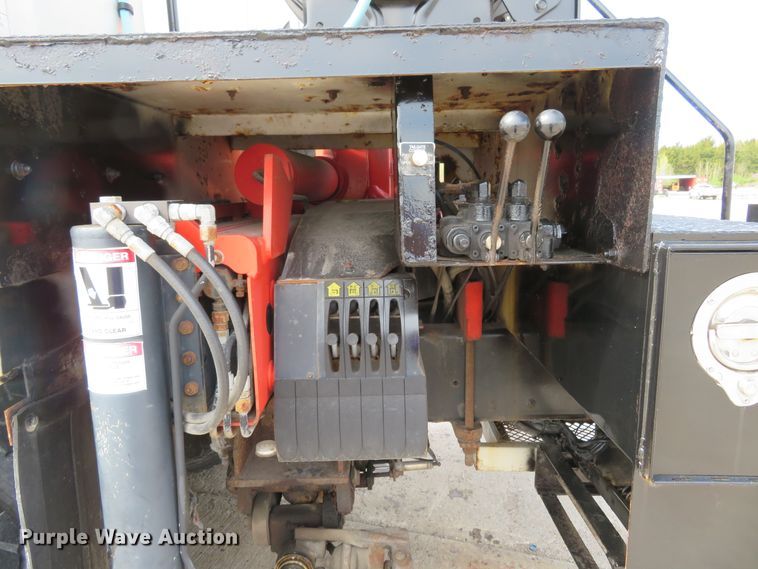 image for item FP9258 2009 International WorkStar 7400  utility / service truck