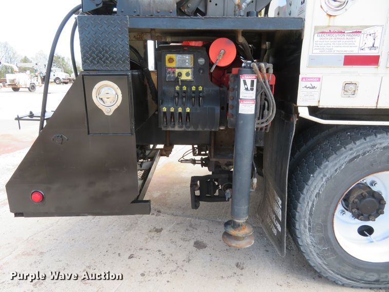 image for item FP9258 2009 International WorkStar 7400  utility / service truck