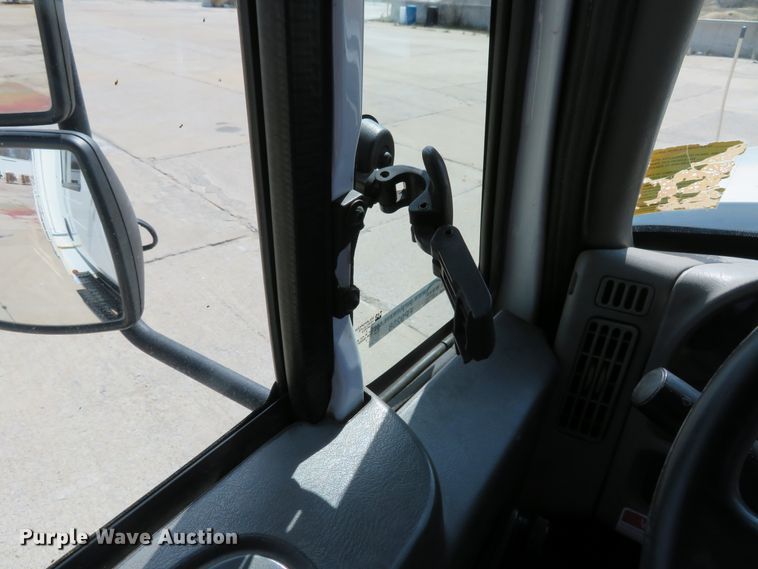 image for item FP9258 2009 International WorkStar 7400  utility / service truck