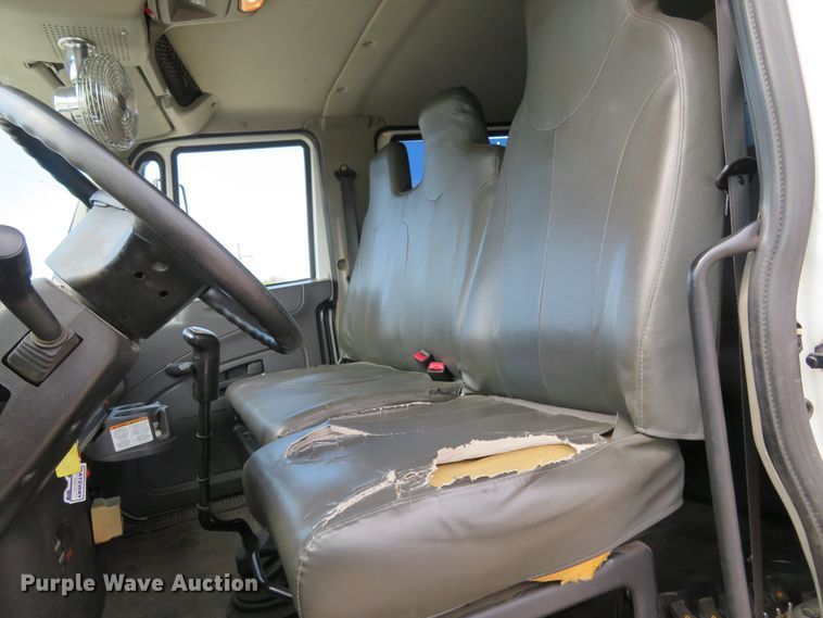 image for item FP9258 2009 International WorkStar 7400  utility / service truck