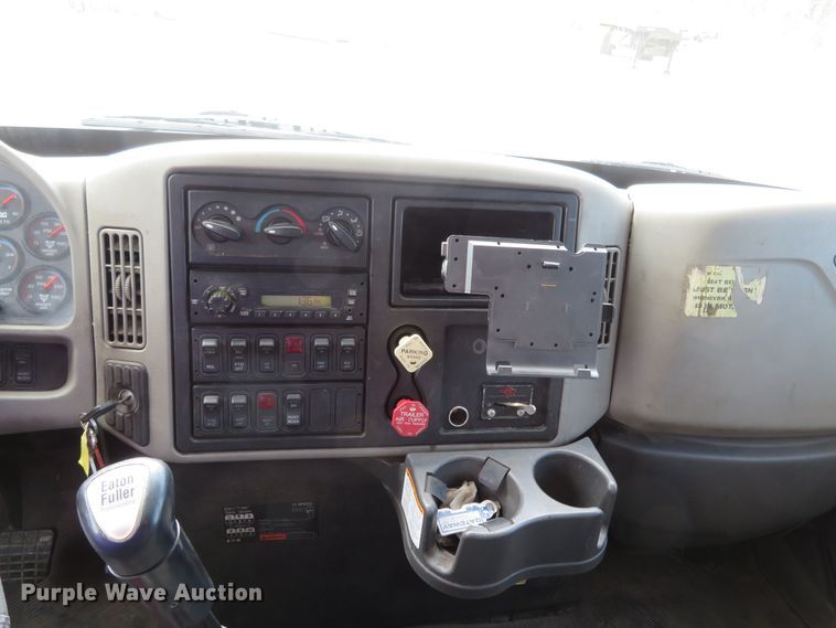 image for item FP9258 2009 International WorkStar 7400  utility / service truck