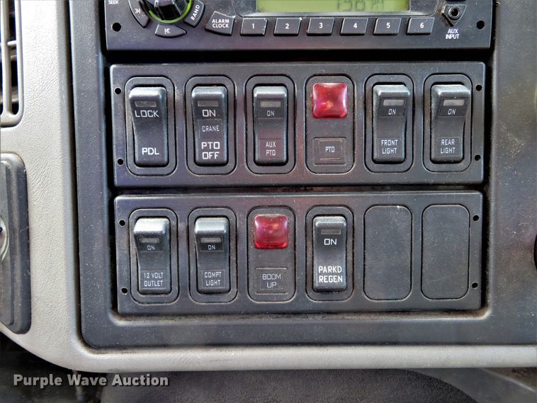 image for item FP9258 2009 International WorkStar 7400  utility / service truck