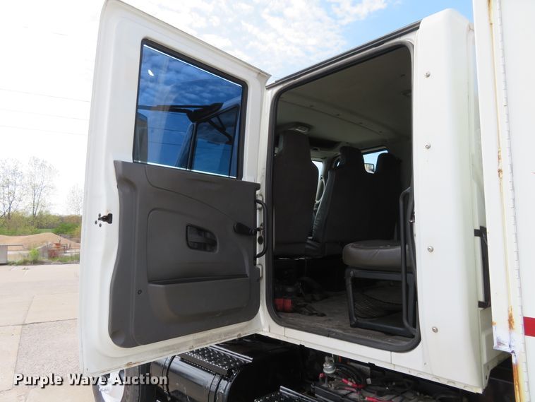 image for item FP9258 2009 International WorkStar 7400  utility / service truck